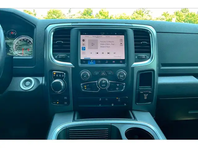 2022 Ram 1500 Classic Warlock Crew V8 | All Terrain Pkg | Alpine in Cars & Trucks in Mississauga / Peel Region - Image 7