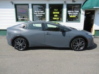 Clean Carfax, two sets of keys, tons of factory warranty AND ALL WHEEL DRIVE IN A HYBRID CAR! Get gr... (image 5)