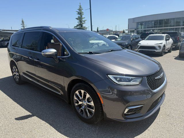 2023 CHRYSLER PACIFICA PINNACLE- SUNROOF HEATED SEATS in Cars & Trucks in Calgary - Image 4