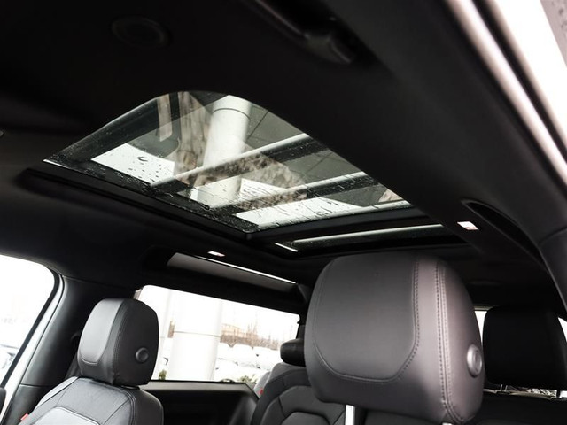 2023 Land Rover Defender 90 P400 X-Dynamic SE in Cars & Trucks in Oshawa / Durham Region - Image 3