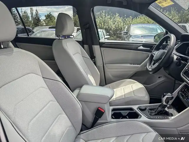 2024 Volkswagen Tiguan Highline R-Line | ACCIDENT FREE dans Autos et camions dans Kitchener / Waterloo - Image 28