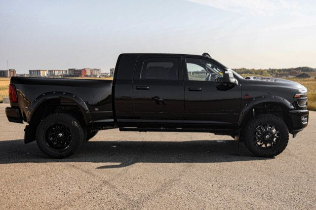 2025 Ram 3500 LIFTED LEATHER LOADED LARAMIE MEGACAB 4X4 DIESEL in Cars & Trucks in Strathcona County - Image 4