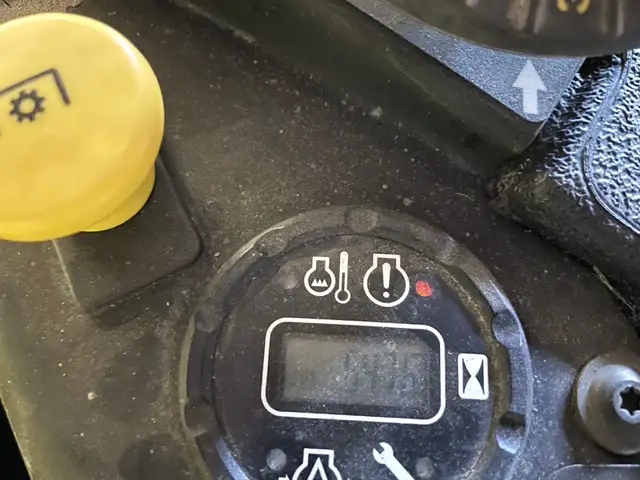 2014 John Deere Z930M Zero-Turn Mower in Farming Equipment in Saskatoon - Image 12