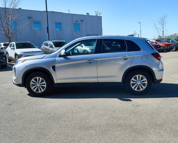 2021 Mitsubishi RVR SE | Heated Seats | Apple CarPlay in Cars & Trucks in Edmonton - Image 2