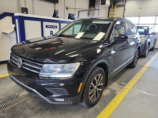 2019 Volkswagen Tiguan Comfortline AWD | Leatherette | Pano in Cars & Trucks in Guelph