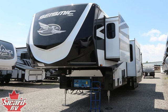 2024 JAYCO SEISMIC 399 in Travel Trailers & Campers in Hamilton - Image 4