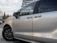 Visit our dealership to explore the recent trade-in of the 2024 TOYOTA SIENNA HYBRID LE. This except... (image 5)