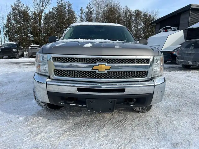 2013 Chevrolet Silverado 1500 Hybrid in Cars & Trucks in Ottawa - Image 6