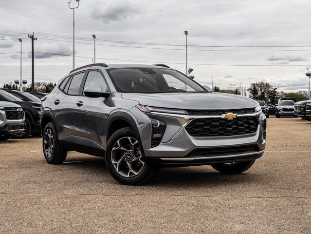 2025 Chevrolet Trax LT in Cars & Trucks in Edmonton - Image 2