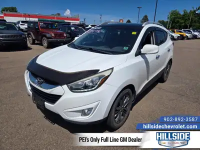 Navigation, Sunroof, Leather Seats, Bluetooth, Rear View Camera! For a versatile crossover with an u...