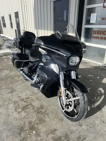 2025 Harley-Davidson FLHXU - Street Glide Ultra in Sport Touring in Winnipeg - Image 3