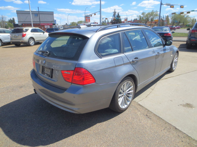 2010 BMW 3 Series 328i xDrive Touring w/ Nav/Bluetooth/USB/Pano  in Cars & Trucks in Edmonton - Image 3
