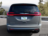 This 2022 Chrysler Pacifica Touring L boasts a powerful 3.6L Pentastar VVT V6 engine paired with a s... (image 4)