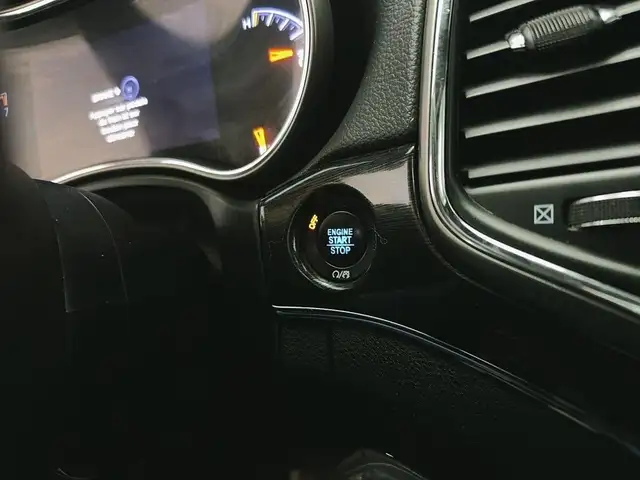 2017 Jeep Grand Cherokee Trailhawk4x4 Toit ouvrant Suspension aj in Cars & Trucks in Laval / North Shore - Image 27