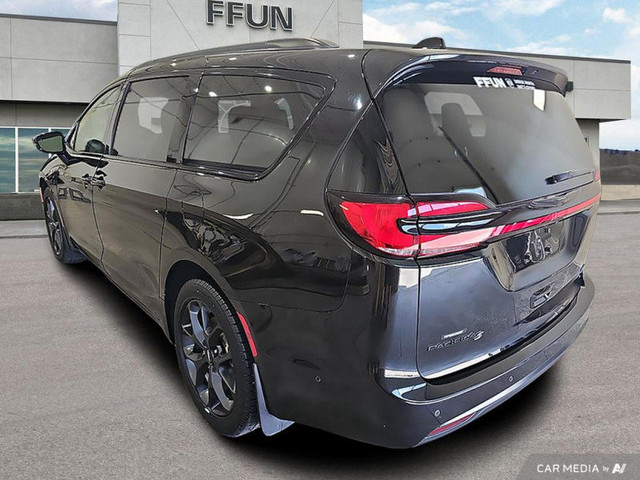 2022 Chrysler Pacifica Touring L AWD in Cars & Trucks in Saskatoon - Image 3
