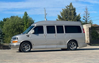 2009 GMC Savana Explorer Limited SE AWD Luxury Meets Capability Take road trips to the next level wi... (image 2)