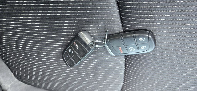 2012 Dodge Journey Lux 4dr Front-wheel Drive Automatic in Cars & Trucks in Mississauga / Peel Region - Image 2