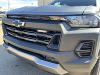 Explore new roads in the redesigned 2025 Chevrolet Colorado Crew Cab Trail Boss in Sterling Grey Met... (image 3)