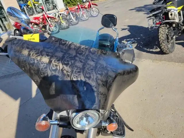 2016 Yamaha V-Star 950 Tourer in Sport Touring in Ottawa - Image 4