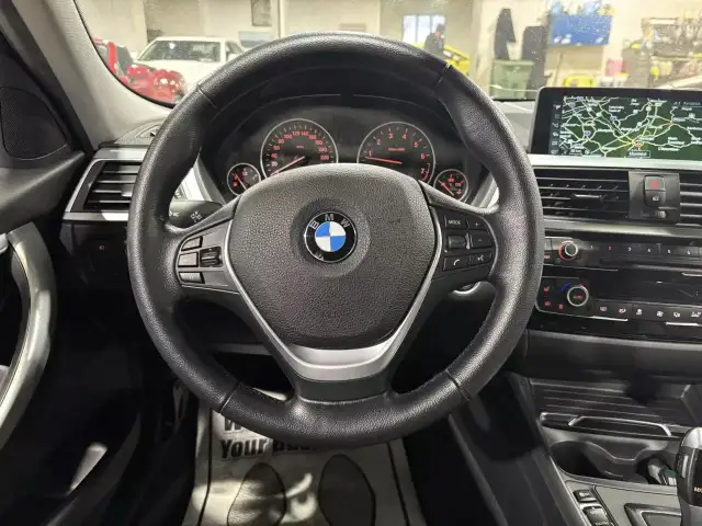 2017 BMW 3-Series 320i xDrive/CUIR/TOIT/NAV/AC/MAGS/CRUISE/23878 in Cars & Trucks in City of Montréal - Image 12