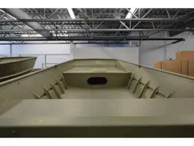 JON BOAT PR1648AMT AURA 20'. Informations du véhicule fournies par AutoHebdo.net