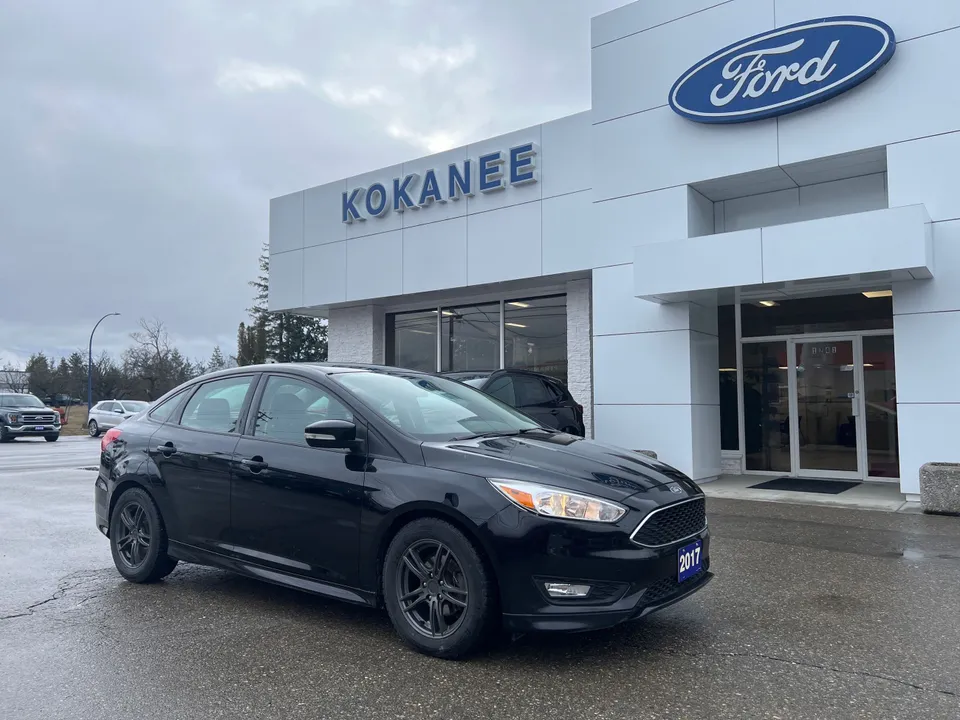 2017 Ford Focus SE FOCUS SE! 2 SETS OF RIMS AND TIRES!