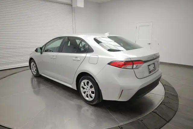 2023 Toyota Corolla LE dans Autos et camions dans Calgary - Image 6
