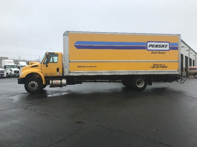 2018 International 4300 DURAPLAT in Heavy Trucks in City of Montréal - Image 4