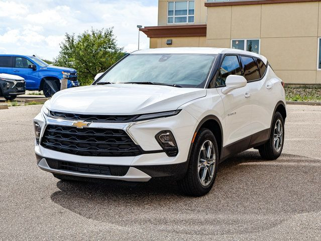 2025 Chevrolet Blazer LT in Cars & Trucks in Strathcona County - Image 4