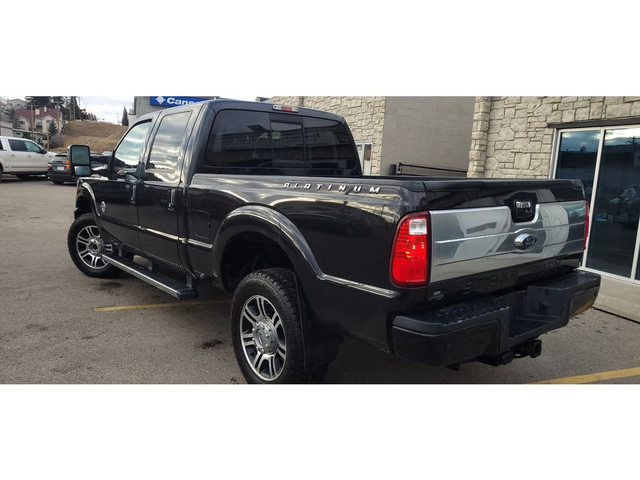  2015 Ford F-350 4WD Crew Cab Platinum/Leather/Sunroof/Navigatio in Cars & Trucks in Calgary - Image 3