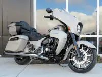 2022 Indian Motorcycle Roadmaster Dark Horse Silver Quartz Smoke