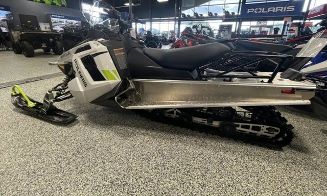 2025 Polaris VOYAGEUR 550 144 $76 B/W WITH ZERO DOWN ✅ in Snowmobiles in Strathcona County - Image 2