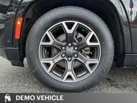 This Jeep Wagoneer delivers a Twin Turbo Regular Unleaded I-6 3.0 L/183 engine powering this Automat... (image 6)