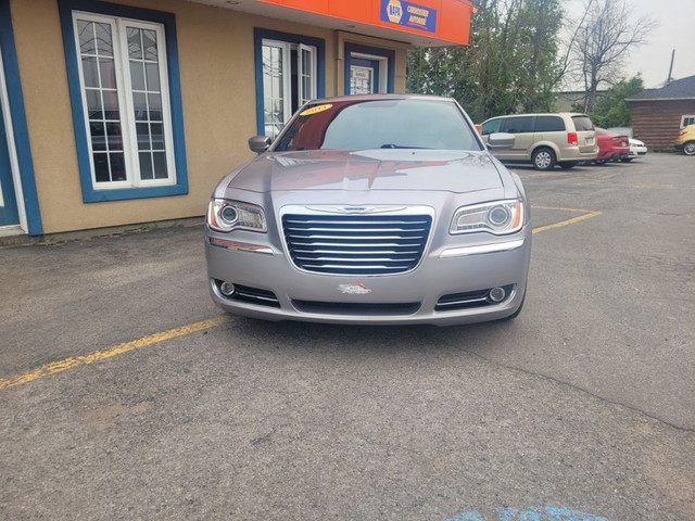 2013 Chrysler 300 Touring in Cars & Trucks in West Island - Image 4