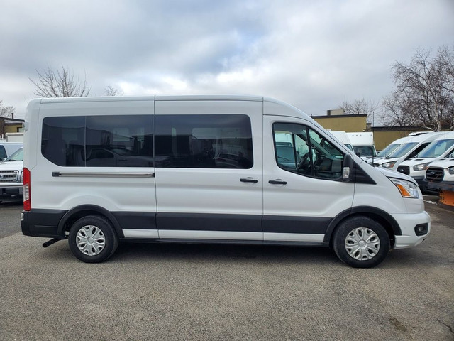  2022 Ford Transit Passenger Wagon T-350 148\"WB Mid Roof XLT -  in Cars & Trucks in City of Toronto - Image 3