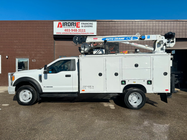 2017 Ford Super duty F-550 DRW XLT 4X4 SERVICE TRUCK VMAC CRANE in Cars & Trucks in Calgary