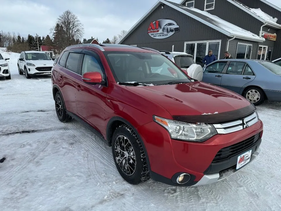 2015 Mitsubishi Outlander 4WD GT 7 PASSENGER $114 Weekly Tax in