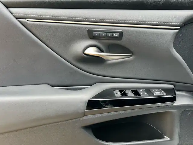 2022 Lexus ES 300h HYBRID REAR VIEW CAMERA SUNROOF NAVI BSM LKA in Cars & Trucks in City of Toronto - Image 11
