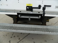2023 CHEVROLET EXPRESS 12FT CUBE VAN 3500 (1 TON) Single wheel .4.3L engine automatic transmission,... (image 7)