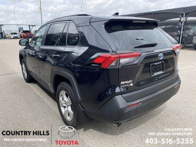 2021 Toyota RAV4 Hybrid LE in Cars & Trucks in Calgary - Image 4