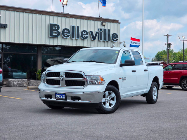 2023 Ram 1500 Classic SLT SLT / Hemi / Hitch / Brake Controller in Cars & Trucks in Belleville