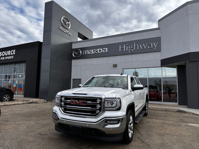 2017 GMC Sierra 1500 SLT Crew 4x4 SLT / Short Box in Cars & Trucks in Winnipeg