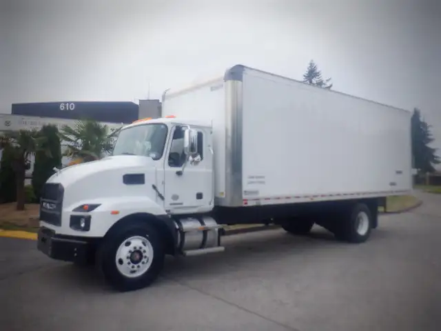 2021 Mack MD 24' Reefer Ready Cube Van in Heavy Trucks in Delta/Surrey/Langley - Image 6