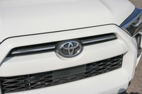 This Toyota 4Runner boasts a Regular Unleaded V-6 4.0 L/241 engine powering this Automatic transmiss... (image 8)