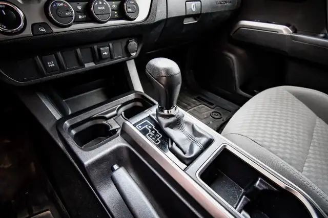 2022 Toyota Tacoma SR5 • SIDE STEPS • HEATED SEATS • CP/AA in Cars & Trucks in Kingston - Image 22