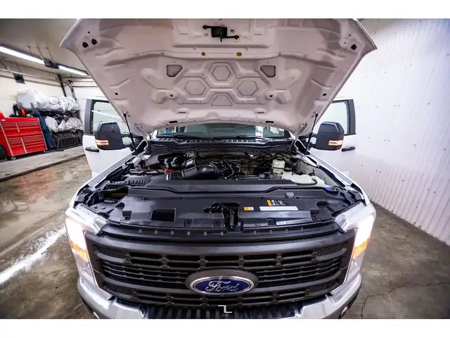 2023 Ford F-350 4x4 Crew Cab XL FX4 BCam in Cars & Trucks in Grande Prairie - Image 30