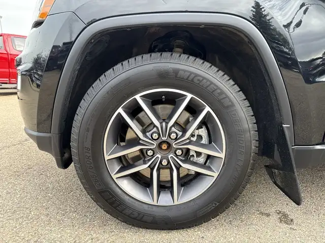 2021 Jeep Grand Cherokee Laredo in Cars & Trucks in Edmonton - Image 32