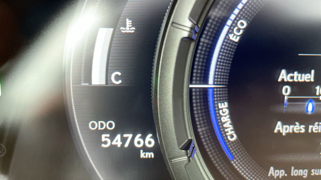 2020 Lexus UX 250h F Sport 1 / Camera / Bluetooth / Cuir Bien Éq in Cars & Trucks in Laval / North Shore - Image 3