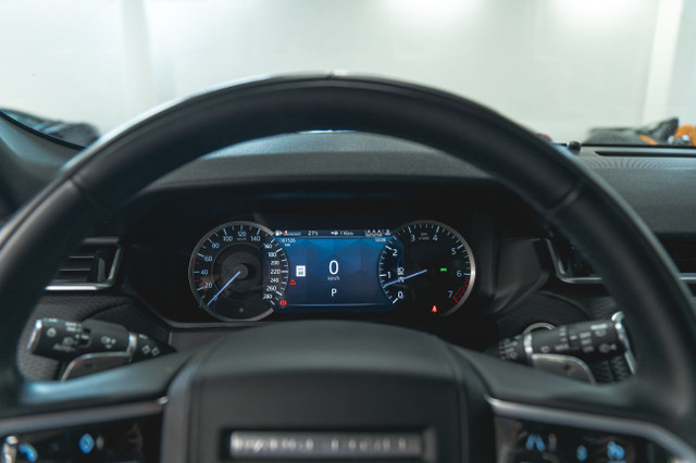 2023 Land Rover Range Rover Velar P340 R-Dynamic S *BLACK PACK,  in Cars & Trucks in Laval / North Shore - Image 4