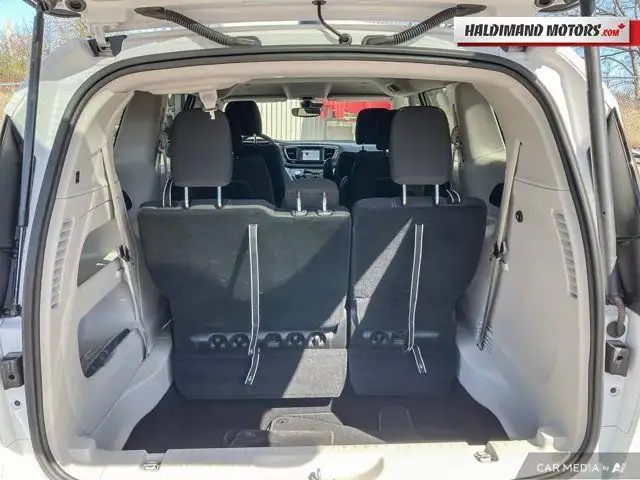 2024 Chrysler Grand Caravan SXT in Cars & Trucks in Hamilton - Image 16